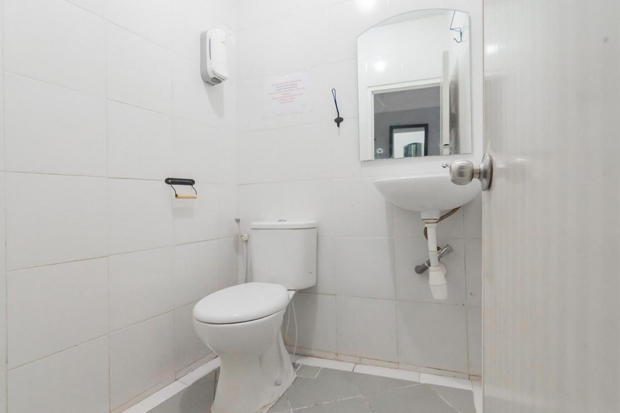 Reddoorz At Sani Guest House Balikpapan Balikpapan (Borneo) Exterior foto