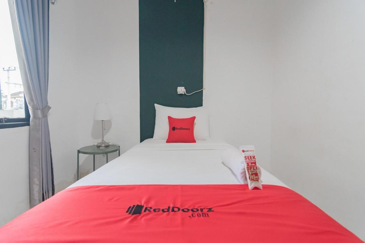 Reddoorz At Sani Guest House Balikpapan Balikpapan (Borneo) Exterior foto